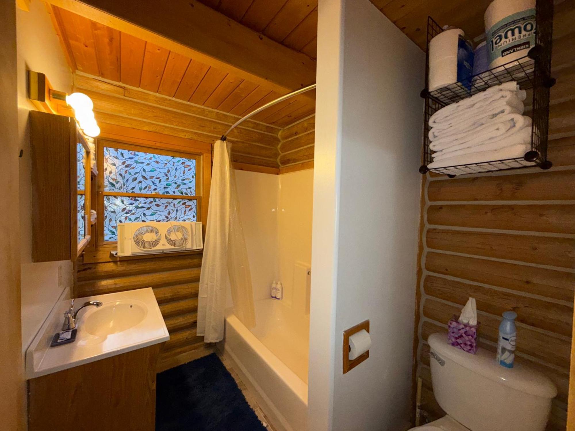 Talkeetna Log Cabin With Hot Tub Unit 2 Ngoại thất bức ảnh
